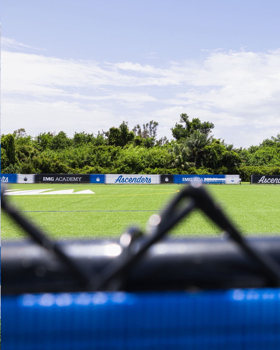 OOOOUU THIS IS NOIIICEEE🤩🤩

Our fields got an upgrade‼️ IMG Academy branding on point — clean look, clean vibe 👀🔥