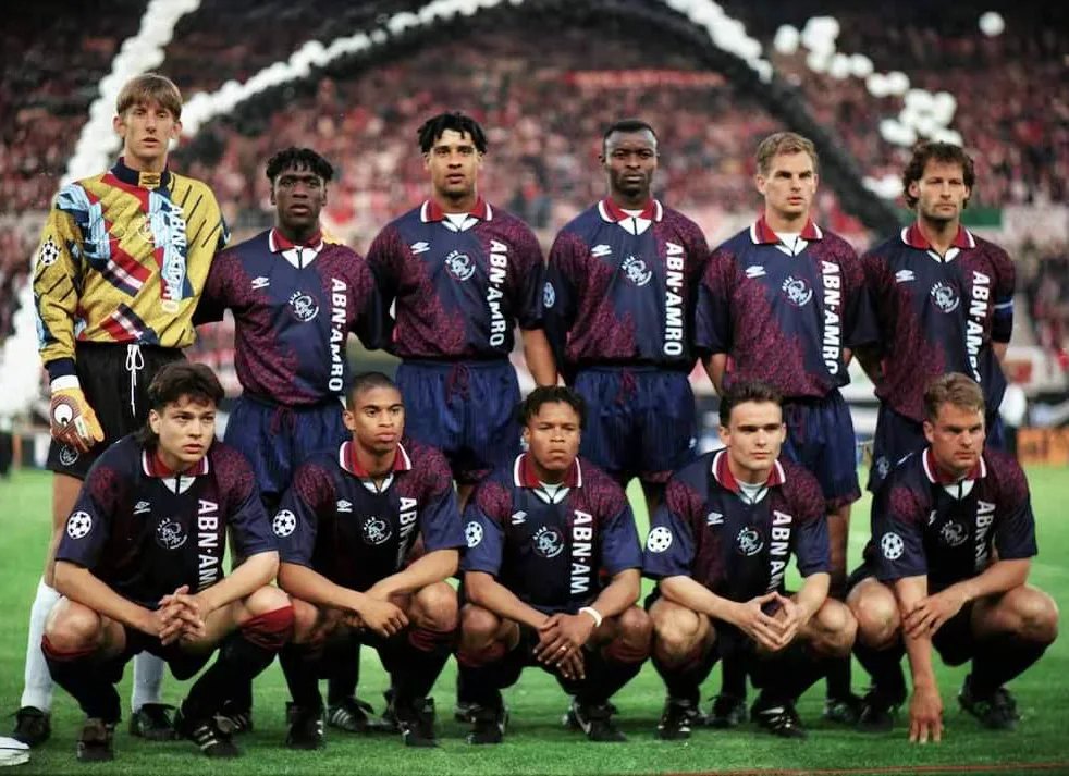 90sfootball's tweet image. Edwin van der Sar, Clarence Seedorf, Frank Rijkaard, Finidi George, Frank de Boer, Danny Blind.
Jari Litmanen, Michael Reiziger, Edgar Davids, Marc Overmars and Ronald de Boer.
Some team!