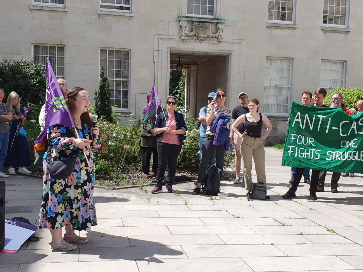 UnisonUon's tweet image. Our powerful joint unions rally today sent a message to @UniofNottingham&apos;s University Council: no to Compulsory Redundancies, no to job cuts - else who is going to do all the work?! Nottingham has no Future without its staff! #FutureNottingham #UCU #UNISON #Unite
@UNISONEastMids
