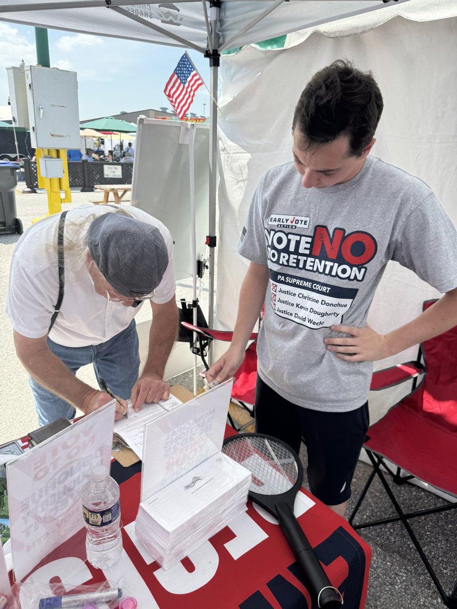 Ellis Dukehart (@eduke15) on Twitter photo And just like that it’s 67,633
🟦➡️🟥
<a href="/KeithbPa/">Keith 🇺🇸🏳️🌈🐘</a> <a href="/EarlyVoteAction/">Scott Presler's Early Vote Action</a> <a href="/ScottPresler/">ThePersistence</a> And just like that it’s 67,633
🟦➡️🟥
<a href="/KeithbPa/">Keith 🇺🇸🏳️🌈🐘</a> <a href="/EarlyVoteAction/">Scott Presler's Early Vote Action</a> <a href="/ScottPresler/">ThePersistence</a>