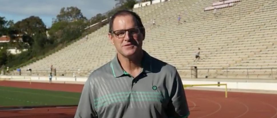 In this video, Dr. Sterett breaks down key anatomical differences that put female athletes at higher risk for ACL &amp; other knee injuries, &amp; why understanding those differences is key to prevention &amp; performance.

🎥 Watch now: buff.ly/2sJIZ59 

#TeamSterett #ACLInjury