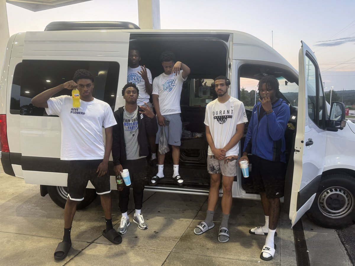 CoachT_Harris's tweet image. Another summer in the books. This @teamdurant_AAU 17U squad overcame a lot of obstacles and to put together an impressive run to the Elite 8 at Peach Jam!! Happy to be apart of your journey fellas and looking forward to what the future holds for you all!! -Coach Rell!