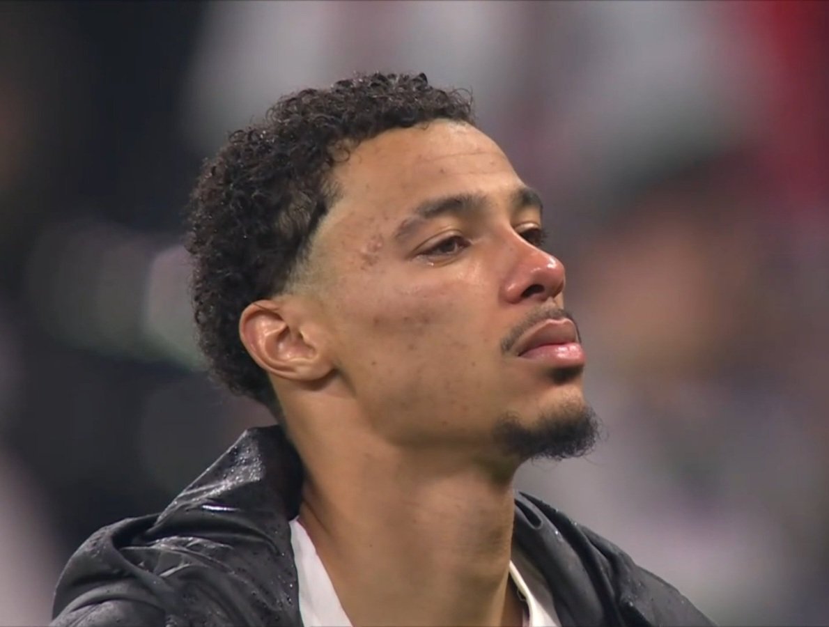 AdlerNews's tweet image. Same Vibe. 🥺❤️ #Ekitiké #Marmoush #SGE 🦅