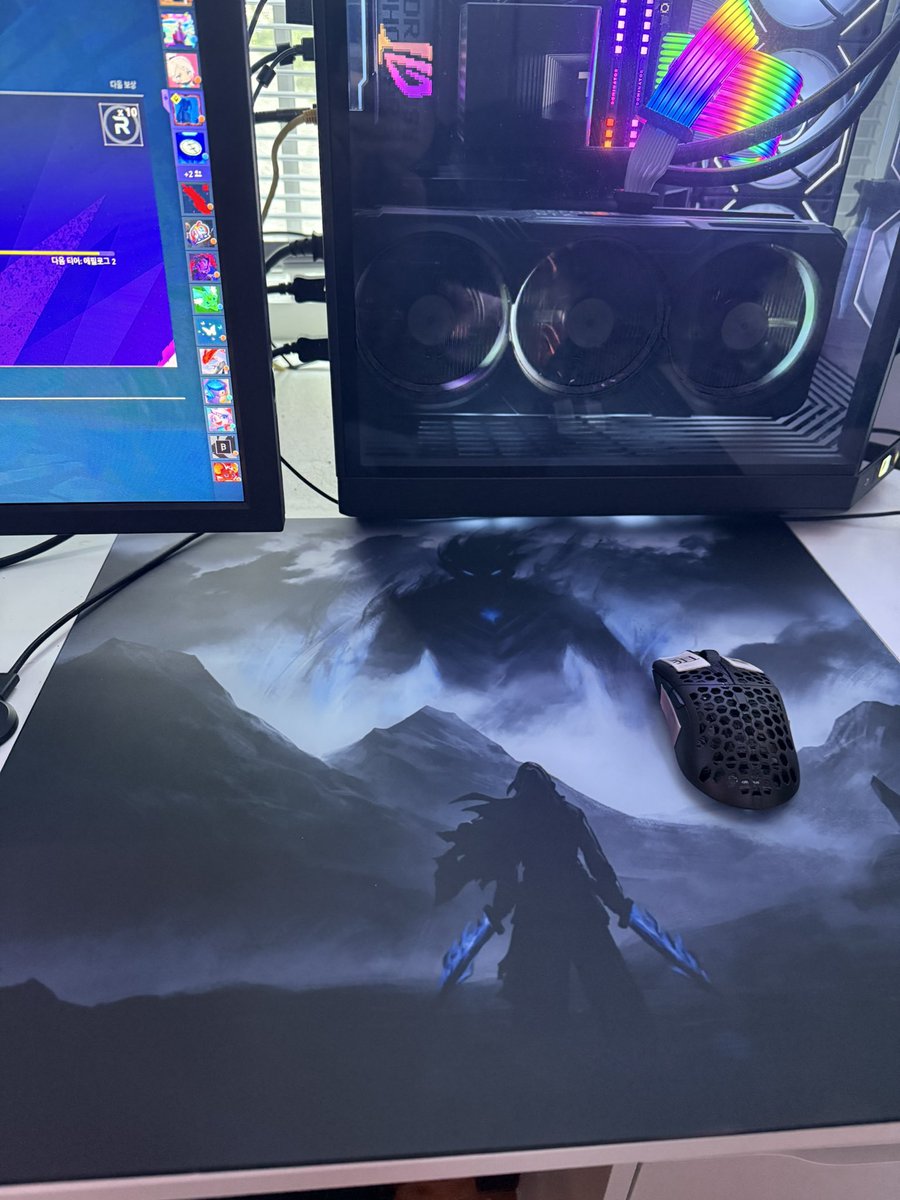 well this is definitely the best mousepad ever created… THANK YOU king <a href="/tekkusai/">tekkusai</a>