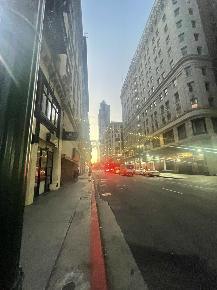 Skaine_box's tweet image. I am currently staying in LA, CA.
I will be here until August 17, so please DM me if you are interested in BEAT!