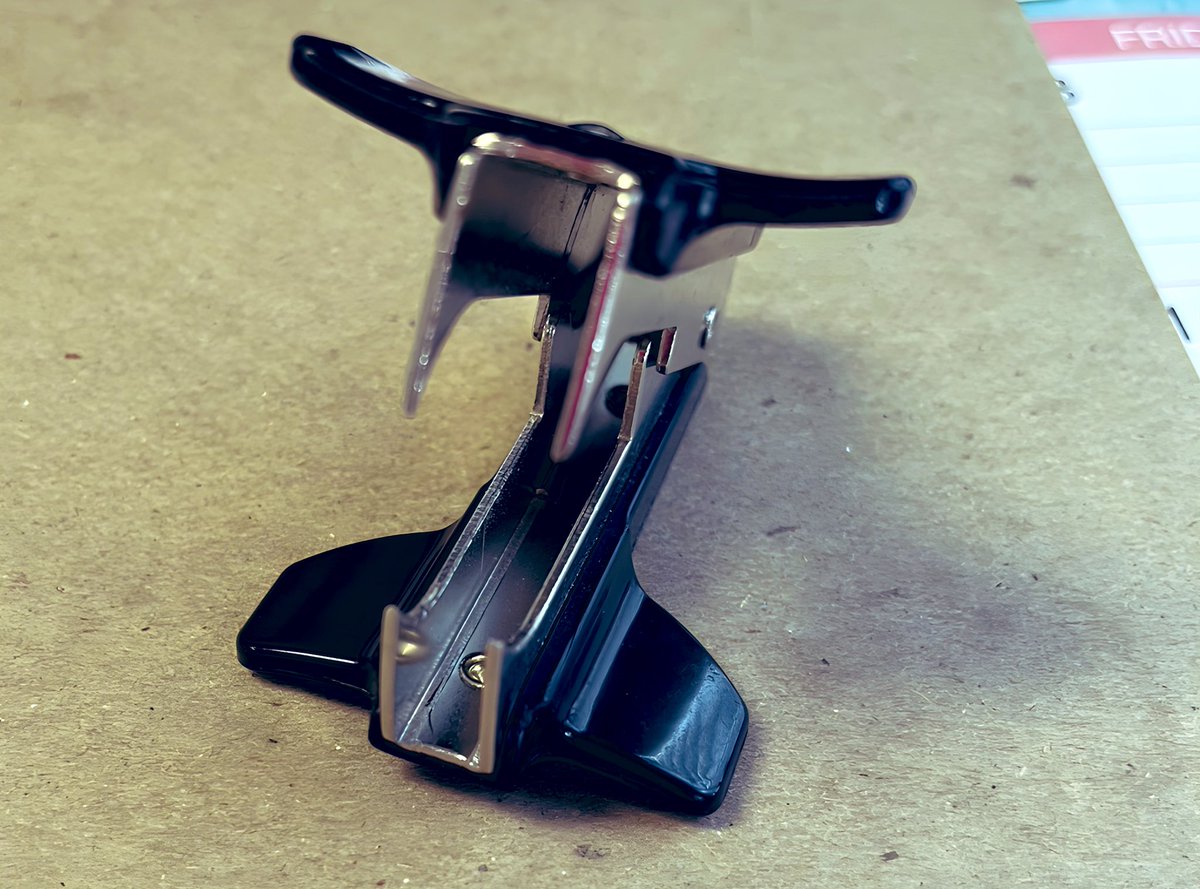 MagaMama1981's tweet image. When you get back from lunch and the staple remover on your desk is ready to bite you 😂