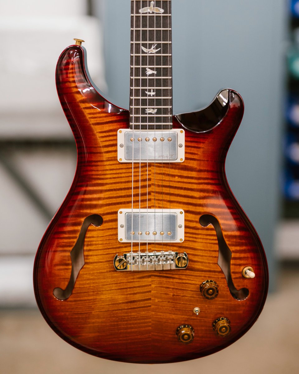prsguitars's tweet image. Check out the matching flame maple front and back on this Hollowbody II Piezo! 👉