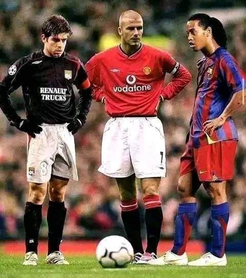 90sfootball's tweet image. Who are you choosing to take the free-kick; Juninho Pernambucano, David Beckham or Ronaldinho?
