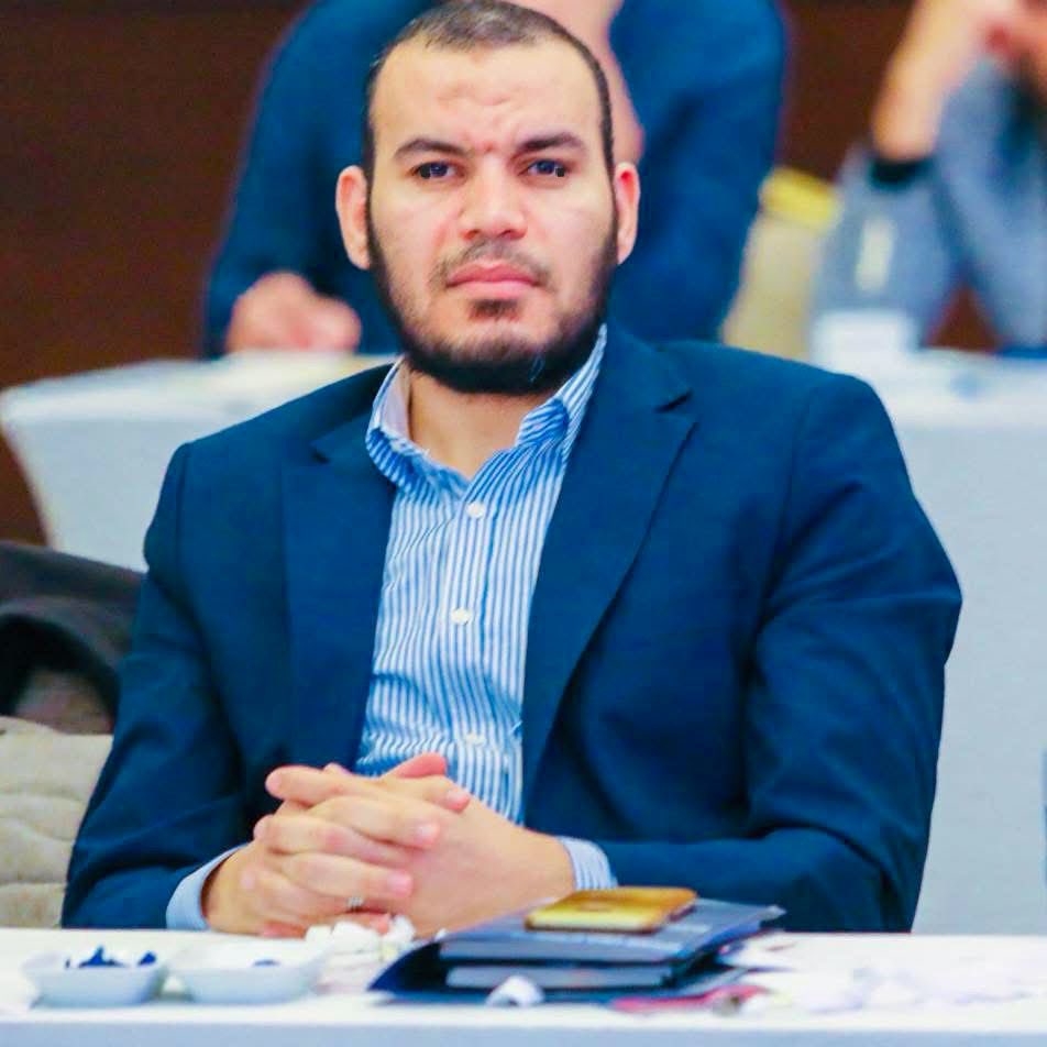 NFAKSOY's tweet image. Bir MISIR’lı ABDÜLHAFIZ daha MISIR’a İADE edilmek üzere İstanbul Havalimanında GÖZALTINA alındı.‼️
Akıbeti 6 yıl önce iade edilen ve kendisinden haber alınamayan Adaşı gibi olmasın ‼️
1 KURBAN DAHA VERMEYELİM‼️