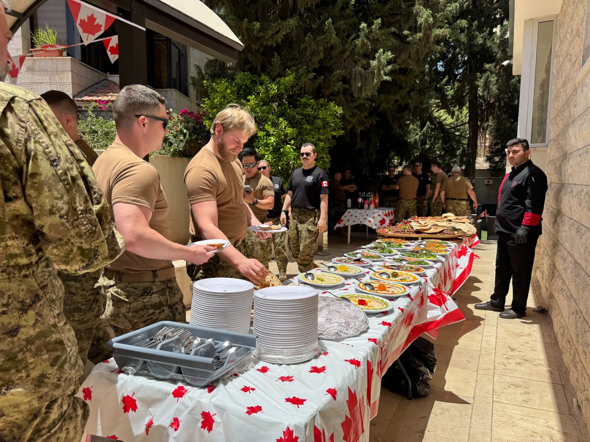 CJOC_COIC's tweet image. 🇨🇦 Celebrating Canada Day across the JOA! 🇨🇦
Task Force Middle East (TF-ME)marked July 1st with pride, unity, and well-deserved downtime.
#CanadaDay #TFME #CAF #StrongProudReady #MilitaryLife #JointOperations