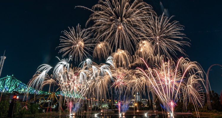themontrealer's tweet image. Heavy Metal Fireworks - July 24, 2025🎆
🎇An immersion in the legacy of early heavy metal, a true visual and auditory representation of the genre’s raw energy and spirit.
👉Learn more about this explosive event. : themontrealeronline.com/f8nx
#fireworks #Montreal @LaRondeSixFlags