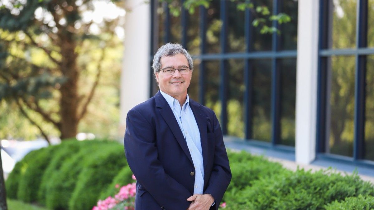 theleagueofcus's tweet image. Congratulations to Steve Elkins, President/CEO of DuPont Community Credit Union, on his upcoming retirement in 2026!
For over two decades, Steve has been a driving force behind DCCU’s growth, innovation, and unwavering member focus. Thank you for your service!