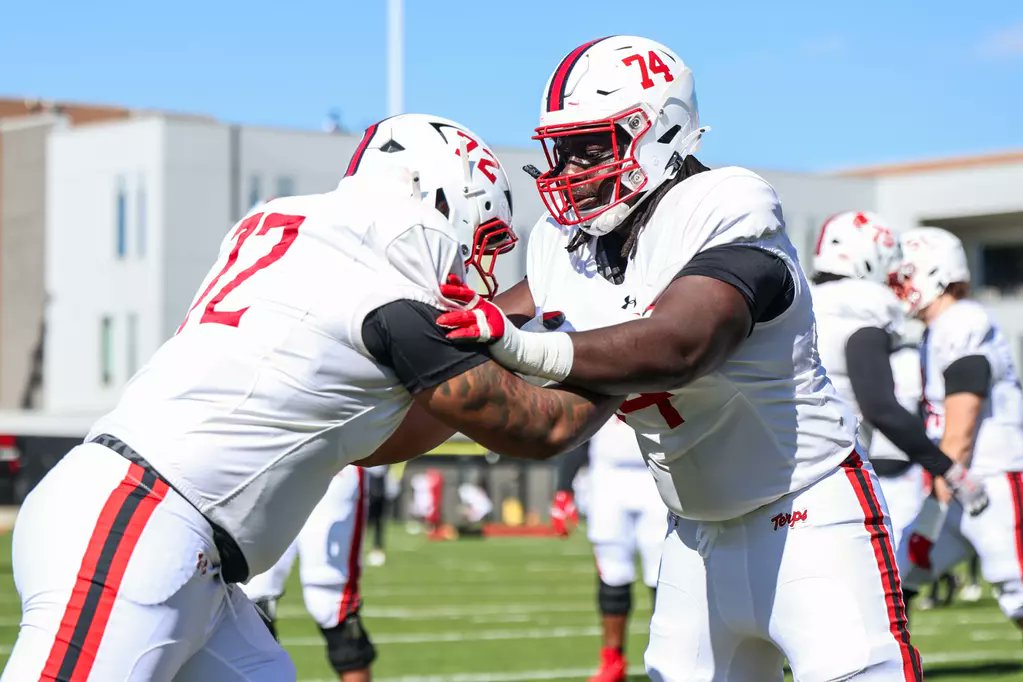 Insideblackgold's tweet image. #Terps take on Big Ten Media Day
LB Daniel Wingate, OL Isaiah Wright & SAF Jalen Huskey join head coach Mike Locksley at the Mandalay Bay Resort and Casino in Las Vegas today
🐢 Locksley press conference: 3:15 PM
🐢 Players on BTN set: 5:30 PM
🐢 Locksley on BTN set: 7:30 PM