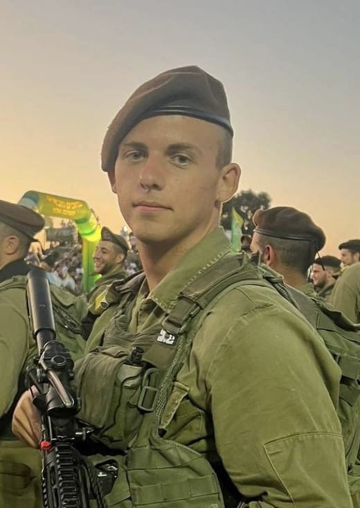 itamarbengvir's tweet image. הלב נשבר💔
סמ״ר עמית כהן בן 19 מחולון הי״ד, לוחם בחטיבת גולני, נפל בקרב בדרום רצועת עזה. שולח תנחומים וחיבוק גדול למשפחה ולחברים בשעה קשה זו, ומתפלל יחד עם כל עם ישראל לשלום החיילים ולרפואת הפצועים.
יהי זכרו ברוך🕯️