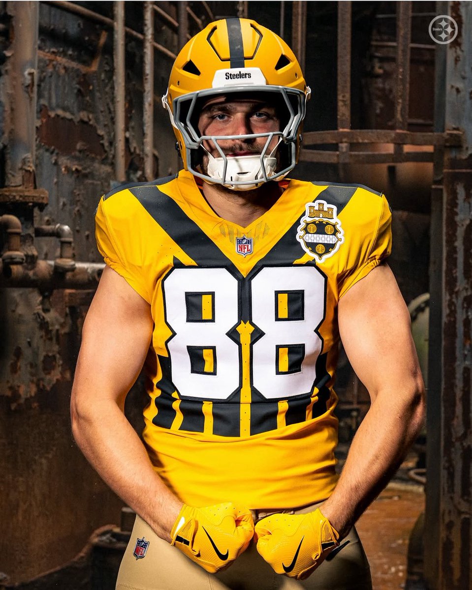 NFLUKIRE's tweet image. Thoughts on this new @steelers throwback uniform combo? 👀
