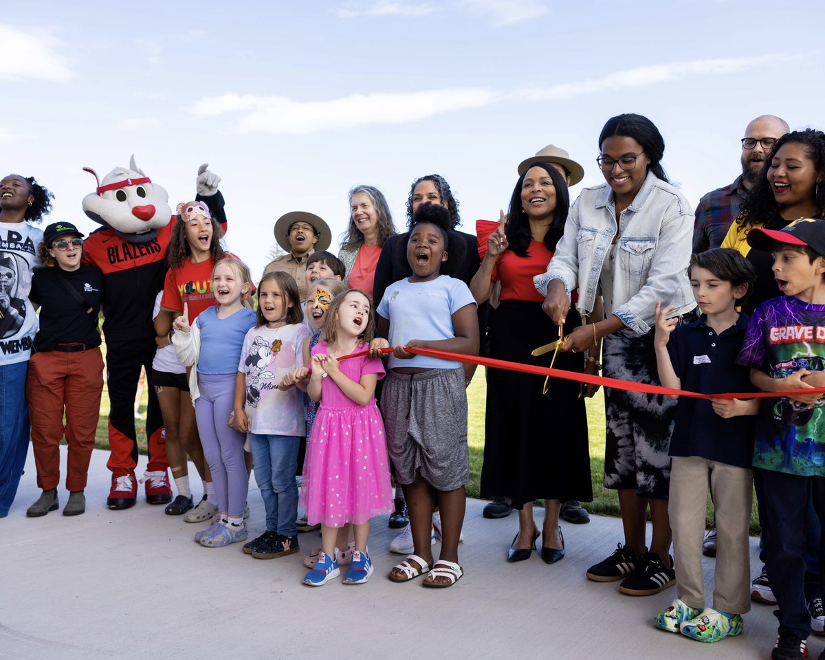 trailblazers's tweet image. Parklane Park is back and better — and so is the community that makes it special ❤️
🔗: portland.gov/parks/hoops