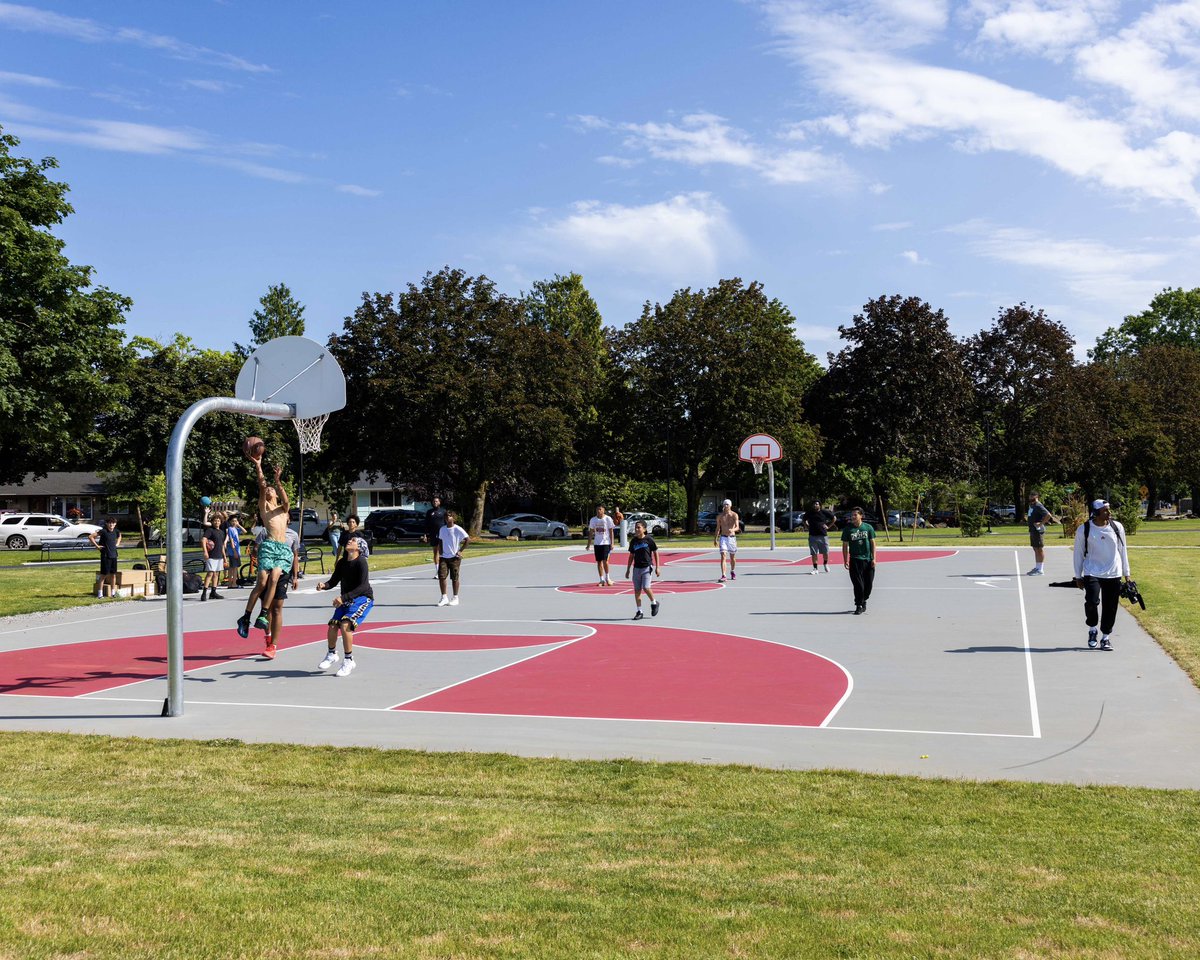 trailblazers's tweet image. Parklane Park is back and better — and so is the community that makes it special ❤️
🔗: portland.gov/parks/hoops