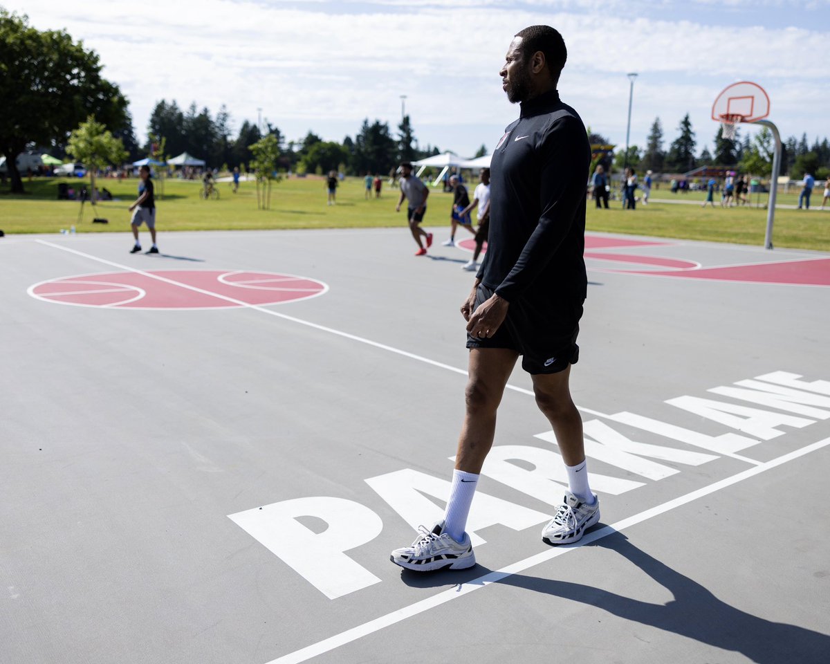 trailblazers's tweet image. Parklane Park is back and better — and so is the community that makes it special ❤️
🔗: portland.gov/parks/hoops