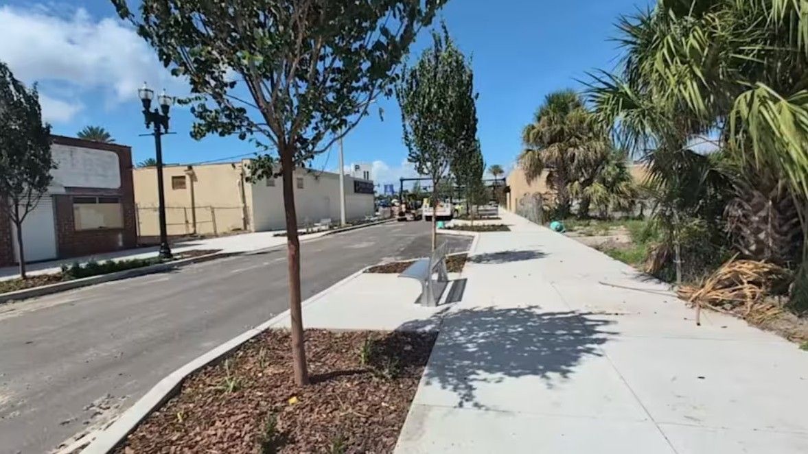 JAXTDY's tweet image. Park Street in Jacksonville has reopened after a "road diet." buff.ly/kpYxv9R