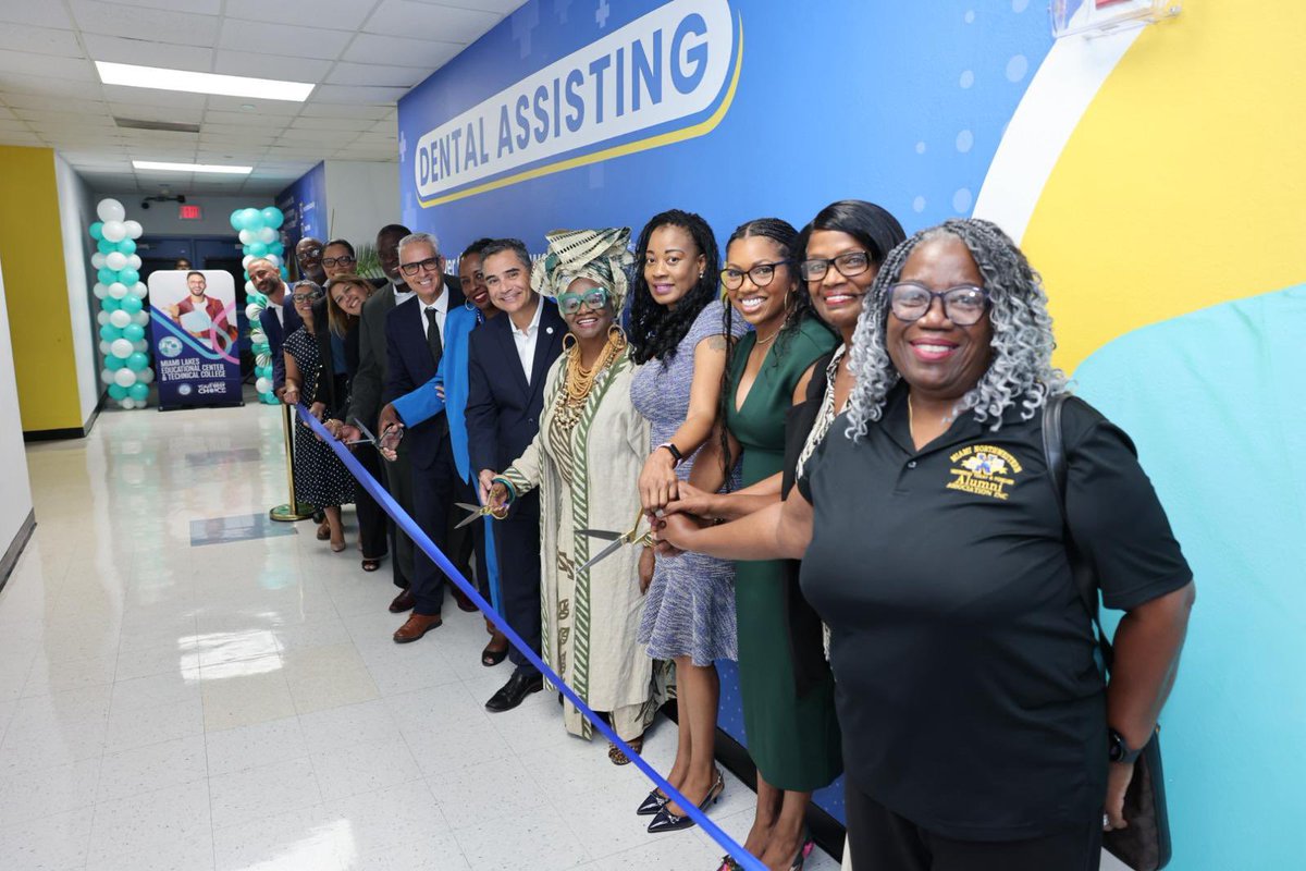 SuptDotres's tweet image. A new chapter begins at @MNW_Bulls1955 with the launch of our Career Dual Enrollment Dental Assisting Program, in collaboration with @MLECtech!
Students will graduate career-ready, certified, and prepared to earn up to $46K/year straight out of high school!
Thank you to…
