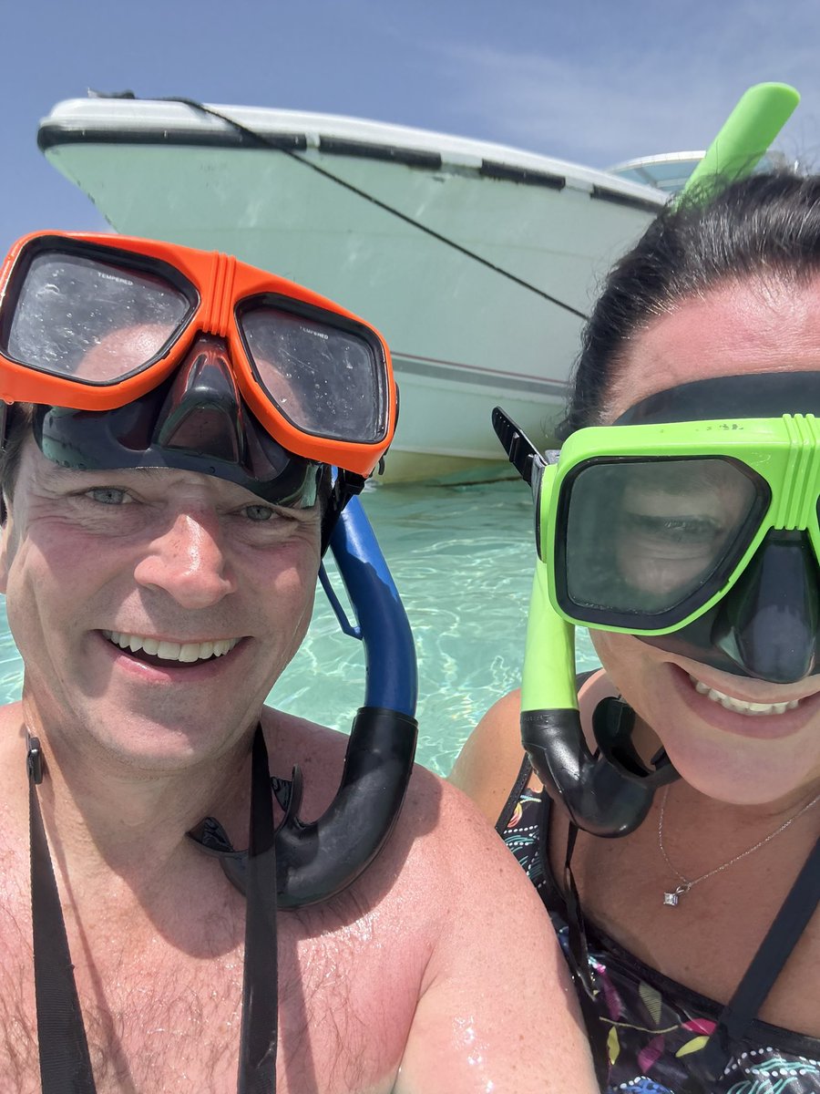 RodLacroix's tweet image. Today in Antigua we swam with stingrays and fed giant tortoises.
I’ve had worse Mondays.