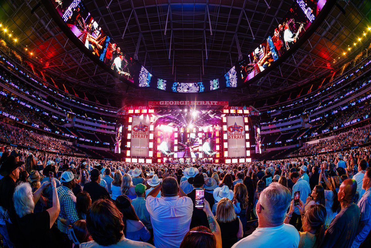 GeorgeStrait's tweet image. LA, what a night! Thank you for being #HereForAGoodTime and to @ChrisStapleton and @MirandaLambert for joining the stage with George and the Ace in the Hole Band at @SoFiStadium.
Photos 1 and 4: Noel Vasquez / SoFi Stadium
Photo 2: Andy Barron
Photo 3: Alive Coverage