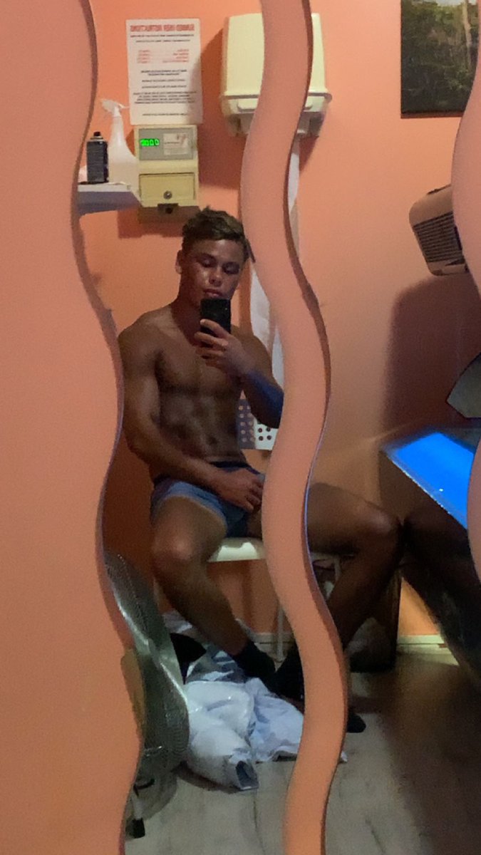 9 inches and thick cum and see;)

unlockt.me/v/253648e360