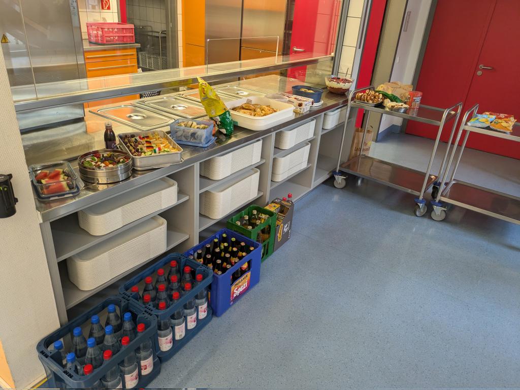 That's a wrap on #GPCErlangen! At last night's leaving party, hugs and goodbyes were exchanged over a delicious buffet. We were also lucky enough to have some live music from a band rehearsing for a school festival! What a lovely city and a great time we have had. <a href="/ukgconnection/">UK-German Connection</a>