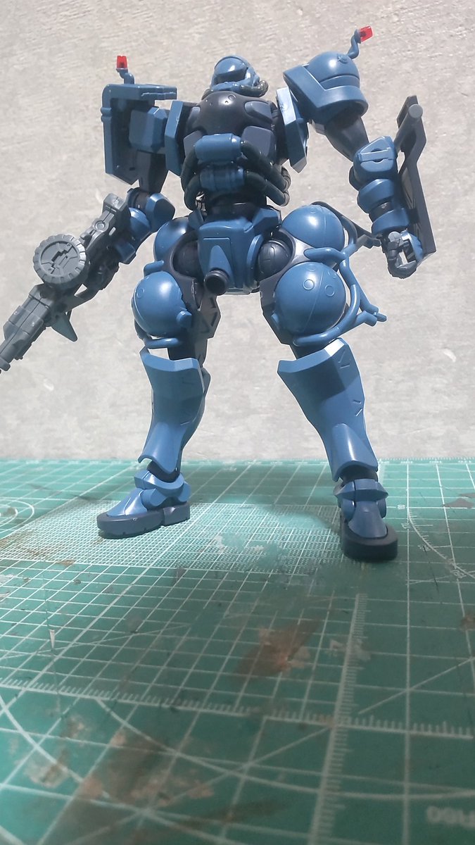 kyoshujo's tweet image. 【U教官】
軍警ザクがあまりにも僕好みだったんで、ランバ・ラル専用強襲型ザクに改造しております。
機体の通称は“ケンプファー”。
なお、バーニアには16個付いてるけどバランスバッチリ、流石ジオン脅威のメカニズム♪
武器つくろう…つか百式もやってますw
#プラモ教習所