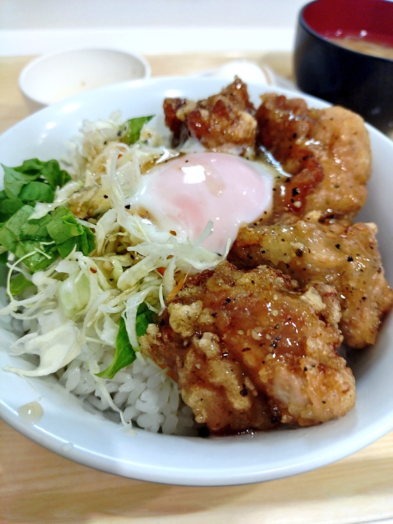 鶏唐丼食いに来たにょ