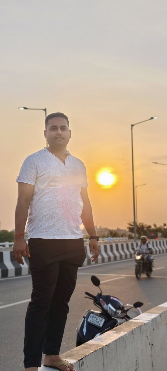 vedprakashsaurav tweet media