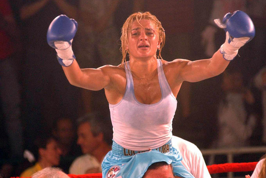 estudioamasp's tweet image. ๐บ๐ธ The passing of โLa Locomotoraโ Oliveras
A real champion โ in the ring and in life.
She started boxing to fight back against her abusive husband.
Won 6 world titles in 5 weight classes.
Set a Guinness World Record.
Only lost 3 times.
Spent her life helping people rise fromโฆ