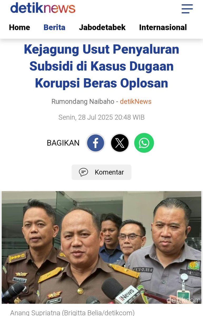 MAFIA BERAS DIKEPUNG DARI DUA ARAH

Atas instruksi Presiden:
-Satgas Pangan Polri usut oplosan: soal kualitas, SNI &amp; pelanggaran HET

-Kejagung bongkar permainan subsidi: dugaan korupsi &amp; kerugian negara

2 lembaga, 2 jalur, 1 misi:
bersihkan rantai mafia &amp; lindungi dapur rakyat.