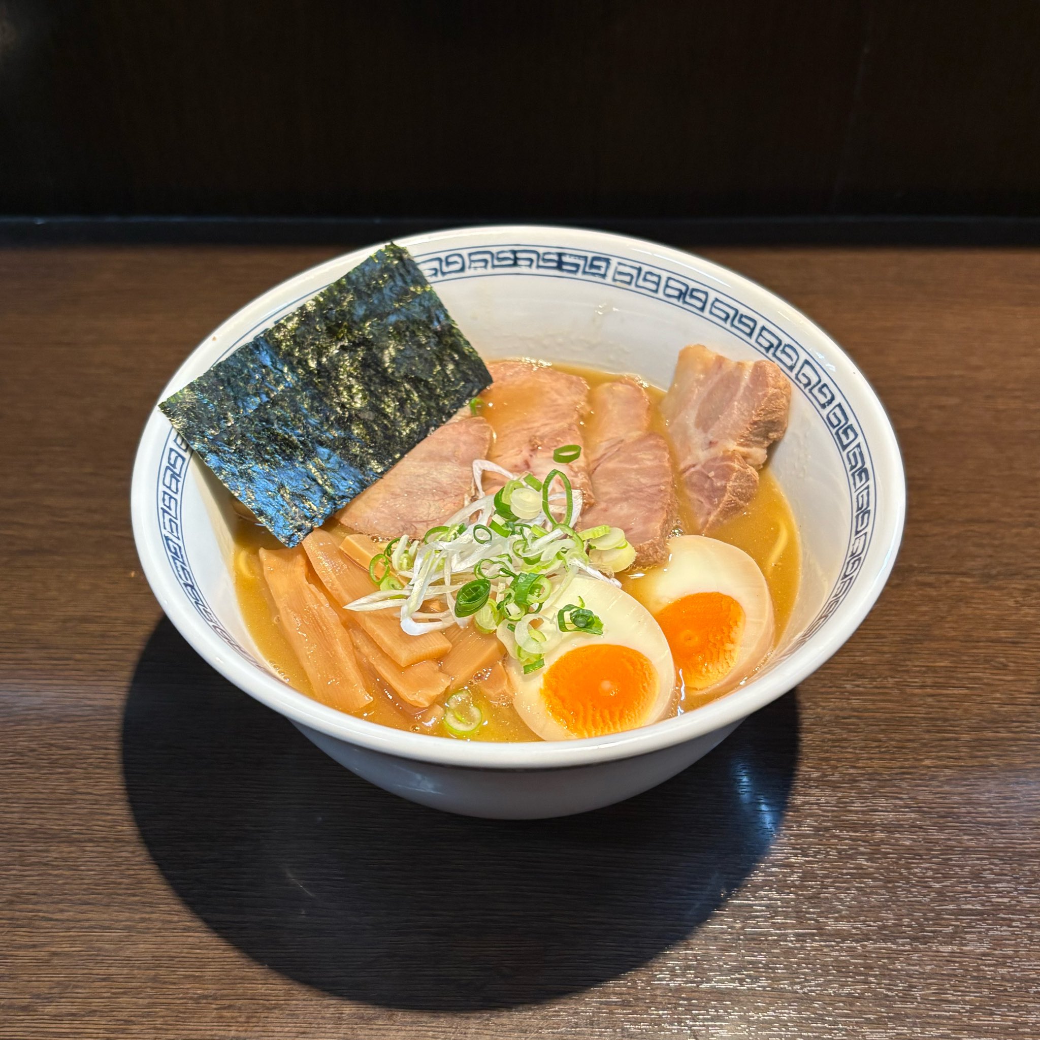 ラーメン好き 🍜🍜🍜 今日の一枚「背脂のコクと和風出汁のキレ!!醤吉ラーメン