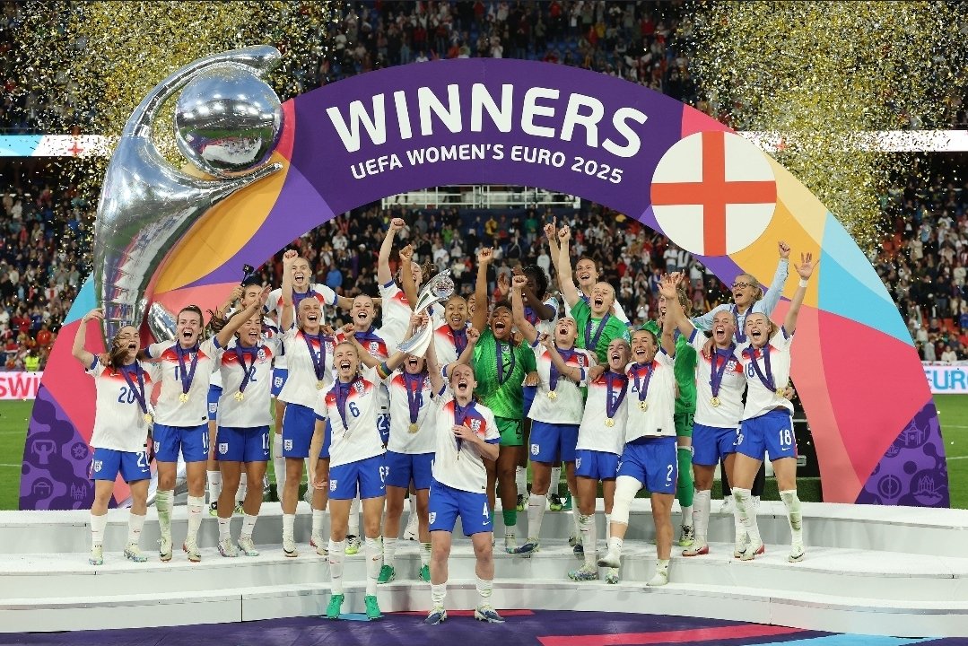 Women's Football
Nigeria wins AFCON with an amazing comeback against Morocco 

England wins the Euros, defeating Spain on penalties
#womenseuros2025 
#AFCON2025 
#WomensFootball