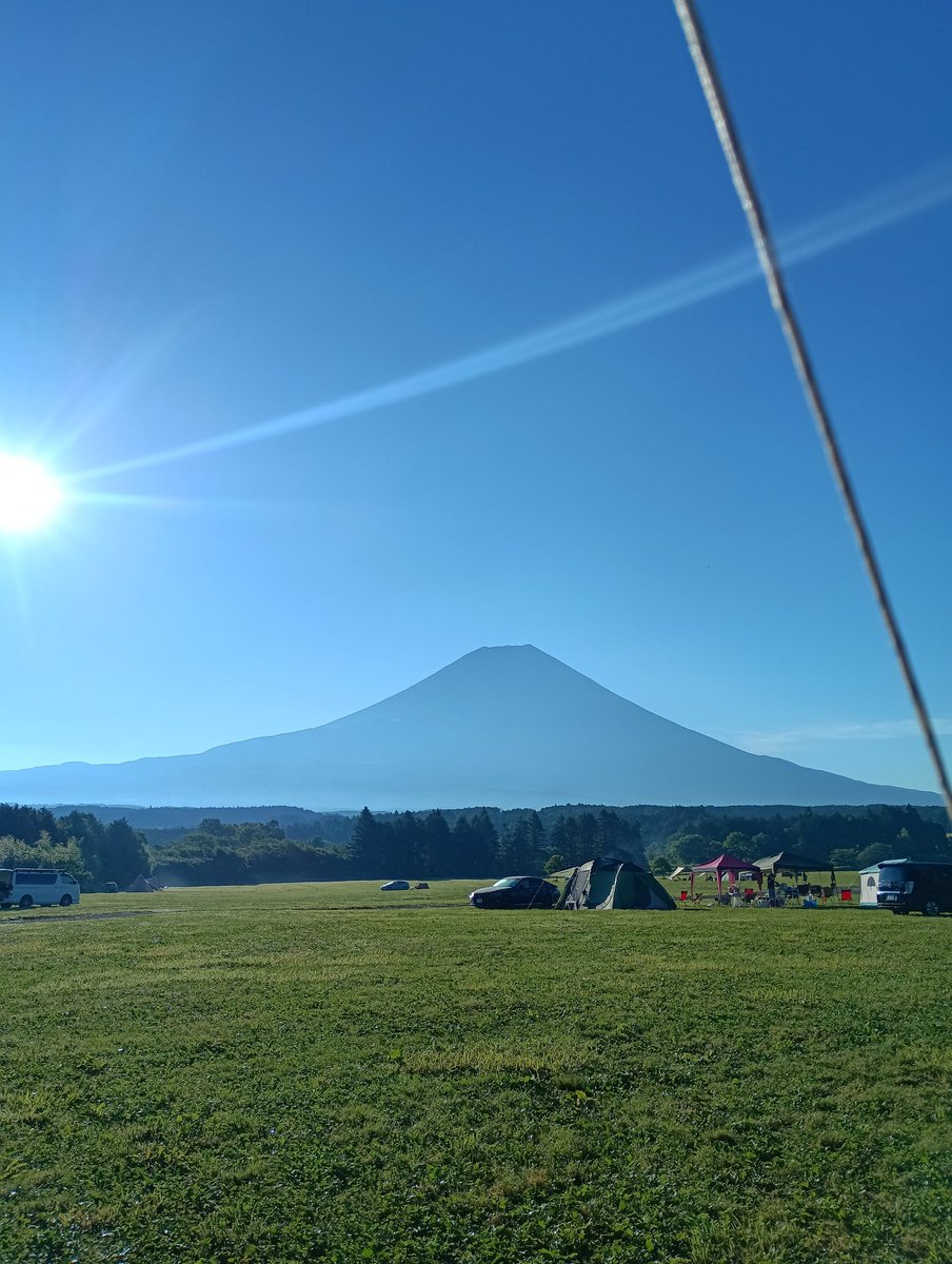 子供二人連れて初のふもとっぱら。初の鹿肉。

昼は曇ってたけど夕方からは富士山も星も見られて夏休み前半の思い出作りはできたかな。