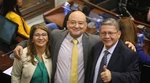 Nadie está por encima de la Ley.

Ahhh bueno…