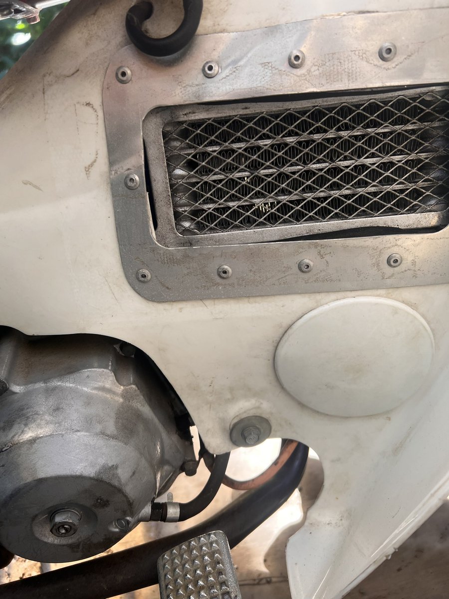 久しぶりにやっと乗れる時期
になったプレスカブ❣️
この間の日曜日に埼玉まで走って
朝5時に出て現着までに上がった
油温、64度ちょーオーバークール
で帰りは平均75度程度

冷え冷えだな