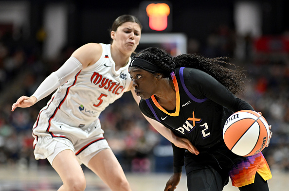 bobbyr75's tweet image. WNBA's Absurdity Reaches Peak After Player's Fallen Wig Causes Stoppage outkick.com/sports/wnbas-a…