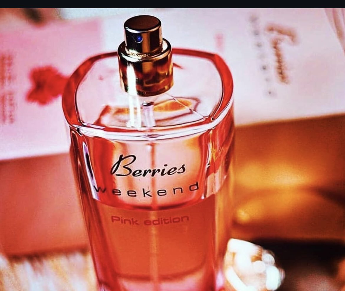 BeauticianB2's tweet image. Looking for that sweet, sexy girlie fragrance. This is it..
Soft, berries, sensational, sweet…
9,500fcfa with a body spray