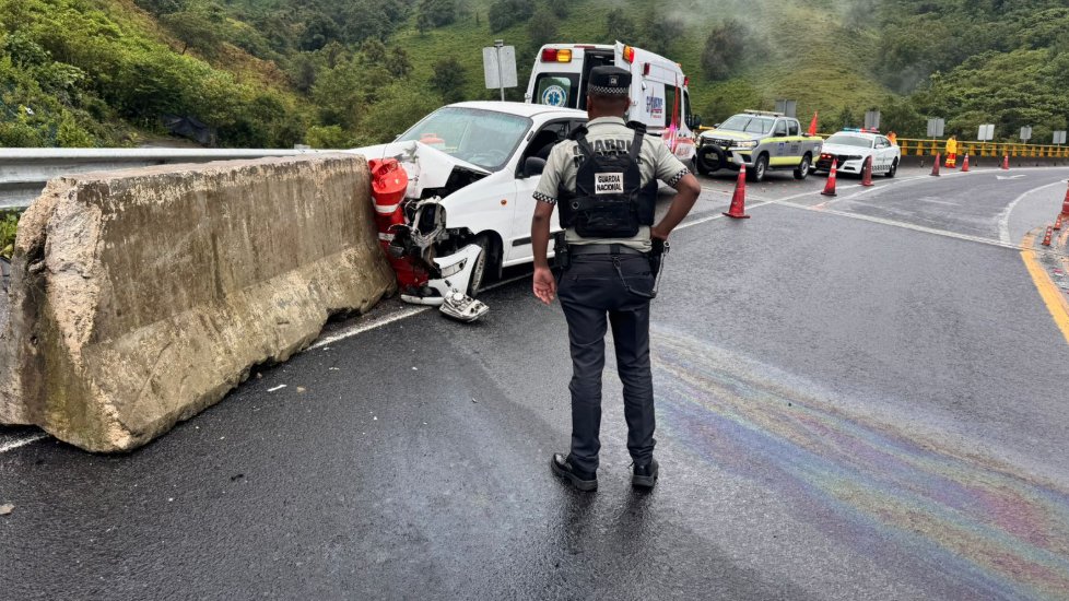 PoderNoticiaPue's tweet image. ⭕ En #Puebla se reporta cierre parcial de circulación por #AccidenteVial 🚗
📍 Cerca del km 145+100 de la carretera Tulancingo - Tihuatlán, con afectaciones en dirección a Tuxpan.
⚠️ Atienda las indicaciones viales y extreme precauciones al transitar por la zona.
@GN_Carreteras…