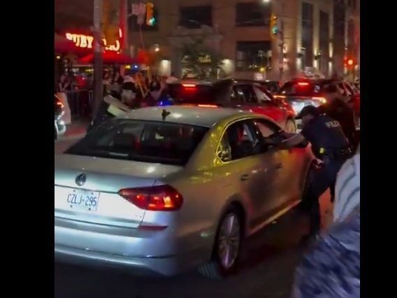 WARMINGTON: Driver allegedly almost runs over cops and public but released without bail hearing torontosun.com/news/local-new…