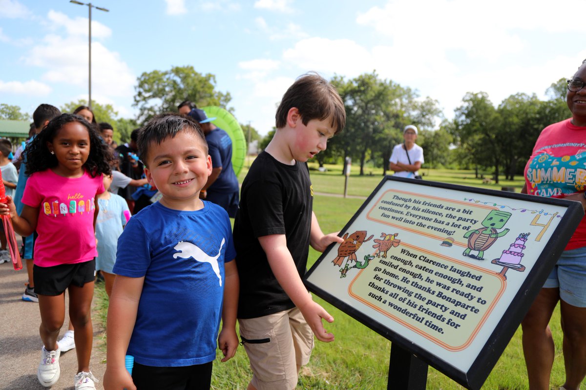 cityofwaco's tweet photo. We hope everyone had a blast this morning at the unveiling of the new StoryWalk book at the Dewey Community Center!

Everyone enjoyed a read-aloud of the new book, playing with bubbles, and a special storytime!

#wacotexas #wacotx #wacolibrary #wacoparksandrec https://t.co/v1cyI6gb33
