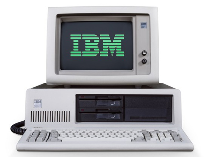 retrocompmx's tweet image. Hubo 3 versiones nombradas para el mismo OS: Q-DOS (ahora de Microsoft), MS-DOS (que venderían a otros fabricantes) y PC-DOS (exclusiva a IBM). Para entonces DR ya mercadeaba su CP/M-86 para procesadores 8086
#retrocomputingmx #msdos #pcdos #oshistory #computerhistory
