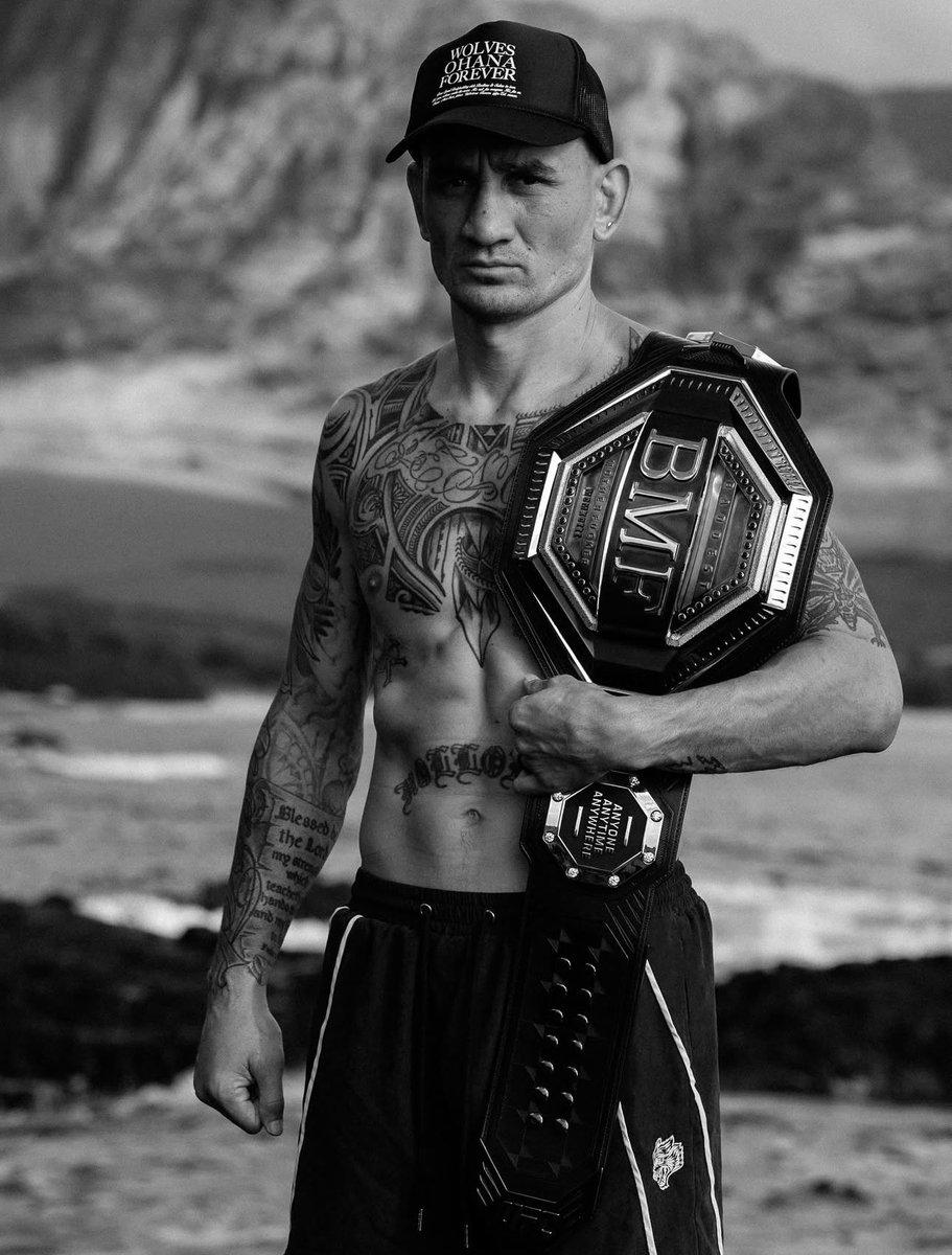 NateDiaz209's tweet image. This guy cool but he keeps wearing my belt 😡