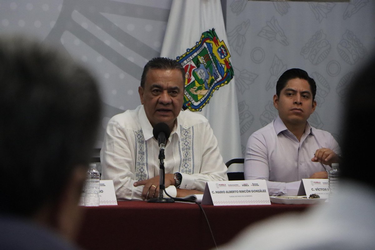farodigitalpue's tweet image. #Entérate 📌 || Tras un diálogo constructivo entre autoridades de los tres niveles de gobierno e integrantes de la #AMOTAC, se logró la reapertura de las carreteras en #Puebla. 🛣️
En la mesa de trabajo se establecieron compromisos para atender las principales demandas del sector…
