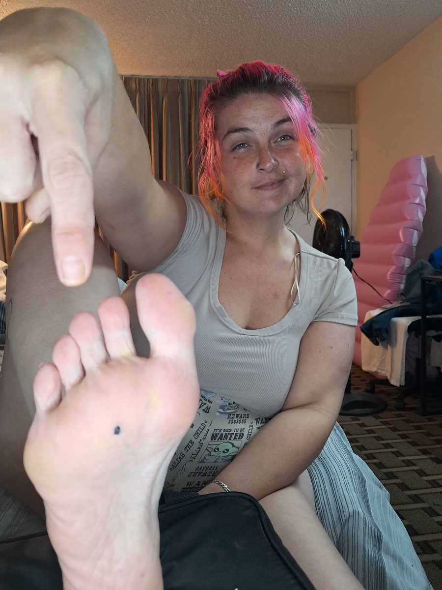 Oh look?! I found you! Just like a speck of dirt..better hold on tighter next time pathetic loser