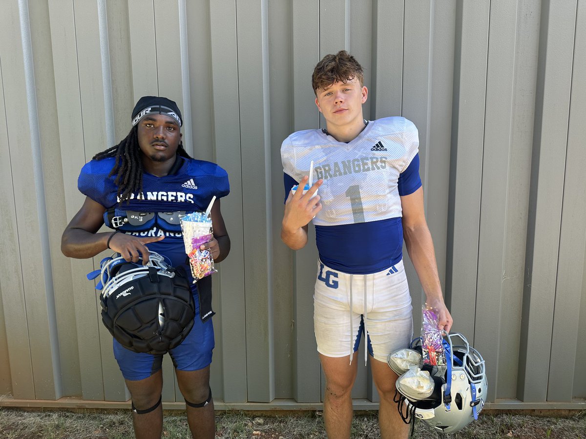 BigBlueRecruits's tweet image. 𝐇𝐀𝐖𝐀𝐈𝐈𝐀𝐍 𝐒𝐇𝐀𝐕𝐄𝐃 𝐈𝐂𝐄𝐄𝐄𝐄𝐄𝐄𝐄🥶
Huge thank you to our senior moms for hooking the guys up with a goody bag and Kona ice after practice today!! It’s great to be a Granger!!
#ᴄᴜLᴛᴜʀᴇ | #Fᴀᴍɪʟʏ