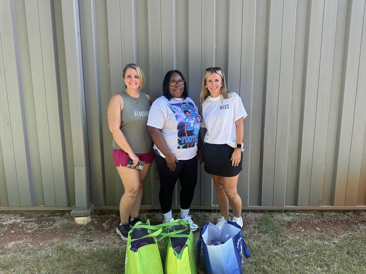 BigBlueRecruits's tweet image. 𝐇𝐀𝐖𝐀𝐈𝐈𝐀𝐍 𝐒𝐇𝐀𝐕𝐄𝐃 𝐈𝐂𝐄𝐄𝐄𝐄𝐄𝐄𝐄🥶
Huge thank you to our senior moms for hooking the guys up with a goody bag and Kona ice after practice today!! It’s great to be a Granger!!
#ᴄᴜLᴛᴜʀᴇ | #Fᴀᴍɪʟʏ