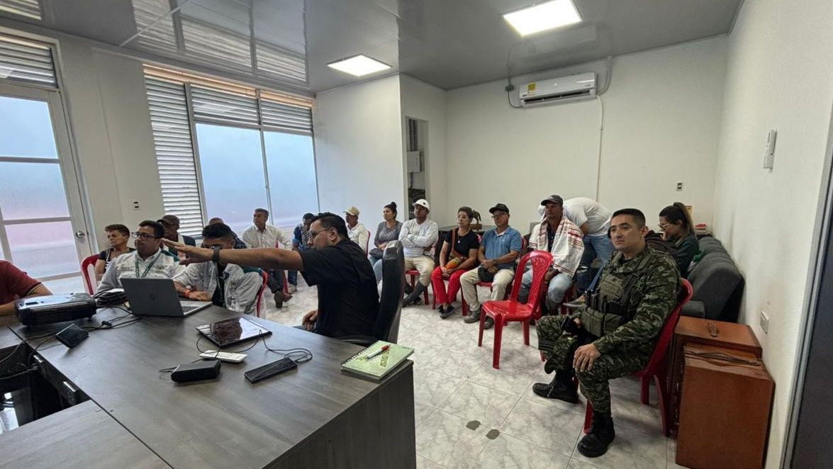 Cuarta División del Ejército Nacional (@ejercito_div4) on Twitter photo En Mesetas, #Meta, el Batallón de Infantería N.º 29, en coordinación con la Alcaldía y la <a href="/PoliciaMeta/">Departamento de Policía Meta</a>, lideró mesas de diálogo comunitario enfocadas en la prevención de delitos sexuales y el reclutamiento forzado de niños, niñas y adolescentes.
Estas acciones fortalecen la En Mesetas, #Meta, el Batallón de Infantería N.º 29, en coordinación con la Alcaldía y la <a href="/PoliciaMeta/">Departamento de Policía Meta</a>, lideró mesas de diálogo comunitario enfocadas en la prevención de delitos sexuales y el reclutamiento forzado de niños, niñas y adolescentes.
Estas acciones fortalecen la